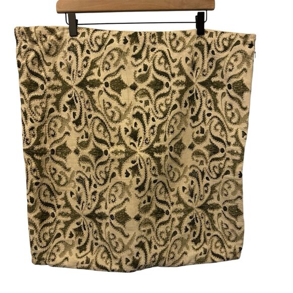 Pottery Barn Reilley Embroidered Pillow Cover Green Beige Linen Boho 22x22 - Picture 1 of 10